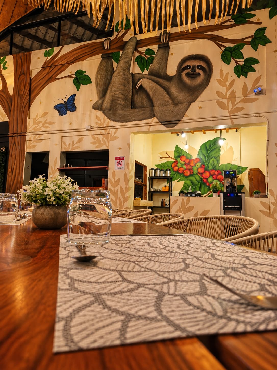 Dining Room — Selva Mística