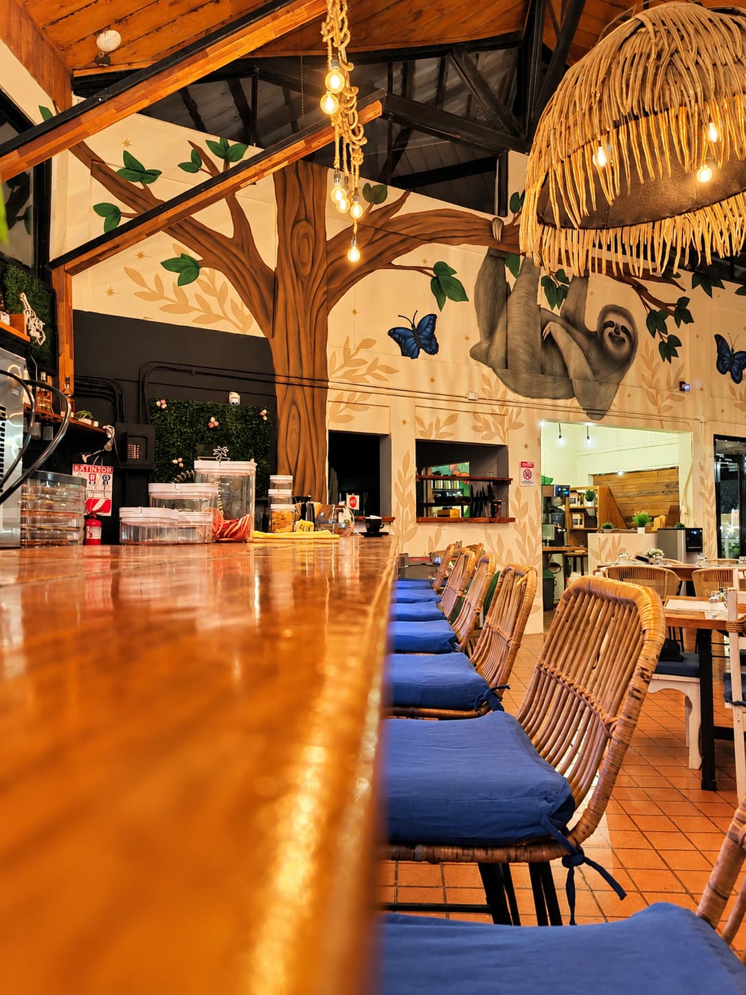 Dining Room — Selva Mística